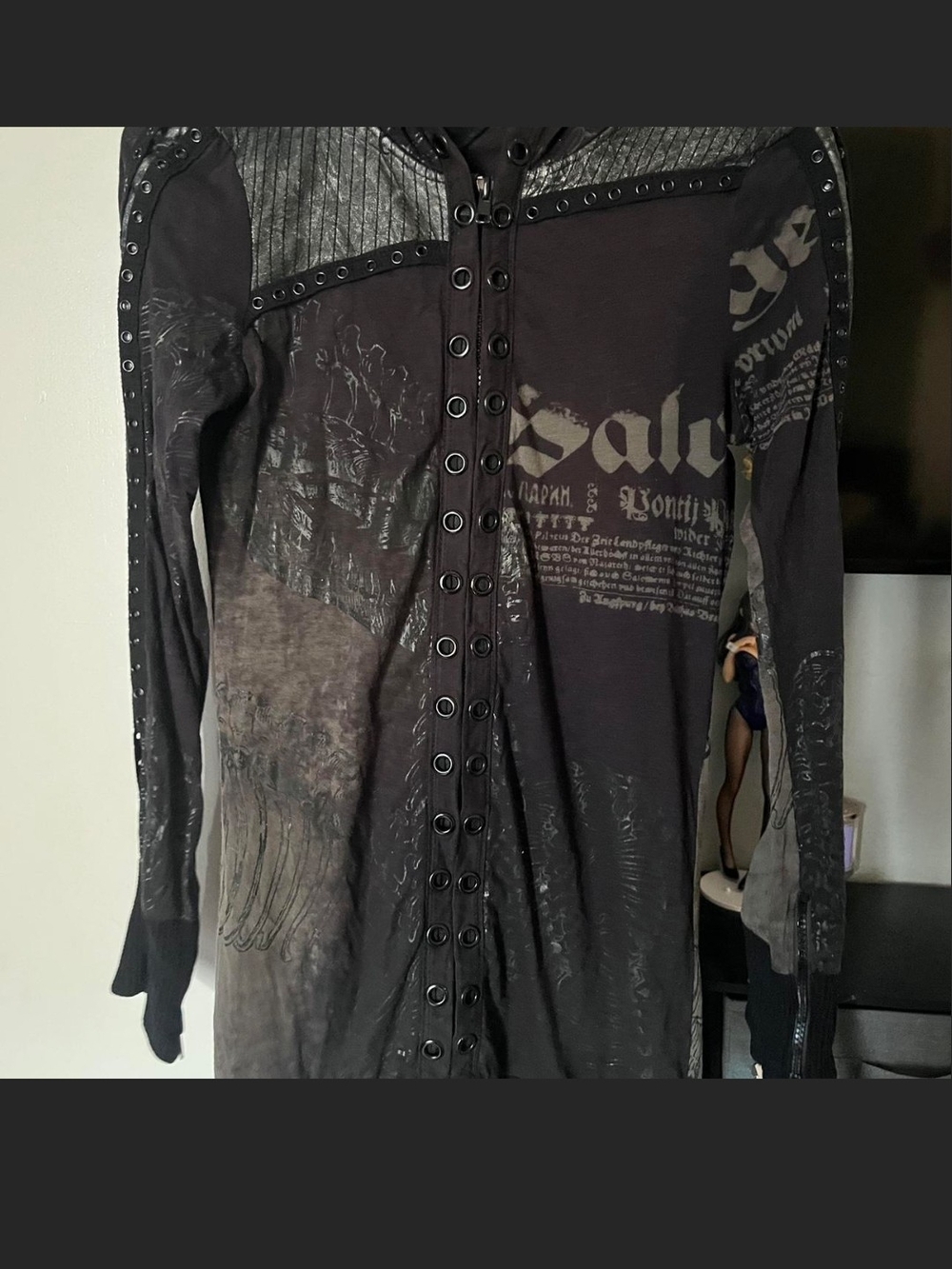 SALVAGE HOODED INSANE GRAPHICS WITH SKULL AND SPINE JACKET!! S